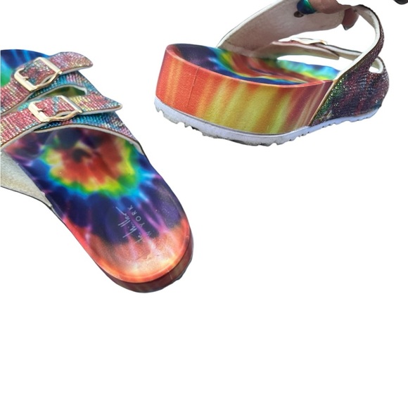 Nicole Miller Rainbow 🌈 Tie Dye Sandals - Picture 4 of 9